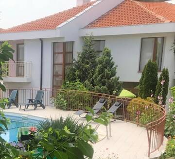 Фотографии Виллы Pink Villas Elsa г. Солнечный Берег (Болгария) №1 Фото Виллы Pink Villas Elsa г. Солнечный Берег 1