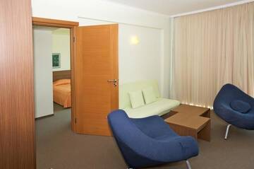 Фотографии Отель Jeravi Beach Hotel г. Солнечный Берег (Болгария) №2 Фото Отель Jeravi Beach Hotel г. Солнечный Берег 2