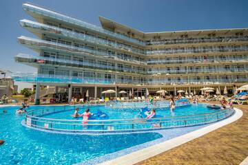 Фотографии Отель Aqua Nevis Hotel & Aqua Park - All Inclusive г. Солнечный Берег (Болгария) №2 Фото Отель Aqua Nevis Hotel & Aqua Park - All Inclusive г. Солнечный Берег 2