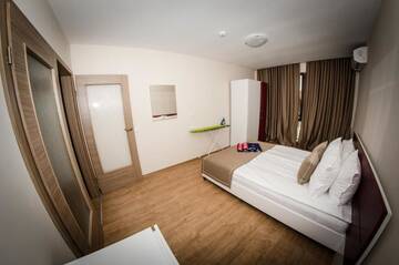 Фото номера Апартаменты с 2 спальнями, вид на парк (для 6 взрослых) Отель Premier Fort Club Hotel - Full Board г. Солнечный Берег 3