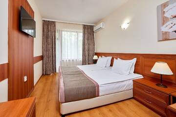Фото номера Двухместный номер с 2 отдельными кроватями и балконом Отель Hotel Venus г. Солнечный Берег 3