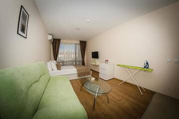 Фото номера Семейный номер с балконом (2 взрослых + 1 ребенок) Курортные отели Premier Fort Beach Resort г. Солнечный Берег 9