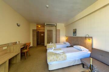 Фото номера Двухместный номер с балконом (для 2 взрослых) Отель DAS Club Hotel Sunny Beach - All Inclusive г. Солнечный Берег 4