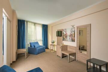 Фото номера Люкс (для 2 взрослых и 2 детей) Отель DAS Club Hotel Sunny Beach - All Inclusive г. Солнечный Берег 3