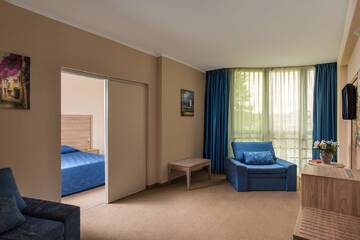 Фото номера Люкс (для 2 взрослых и 2 детей) Отель DAS Club Hotel Sunny Beach - All Inclusive г. Солнечный Берег 2