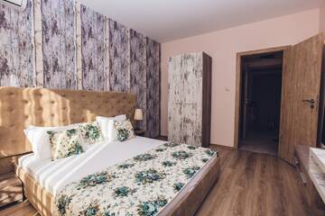 Фото номера Апартаменты с 1 спальней и балконом (для 3 взрослых) Отель Avenue Deluxe Hotel г. Солнечный Берег 5