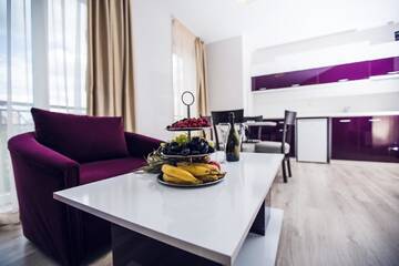 Фото номера Апартаменты с 1 спальней и балконом (4 взрослых + 1 ребенок) Отель Avenue Deluxe Hotel г. Солнечный Берег 2