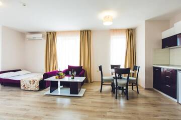 Фото номера Апартаменты с 1 спальней и балконом (для 5 взрослых) Отель Avenue Deluxe Hotel г. Солнечный Берег 3