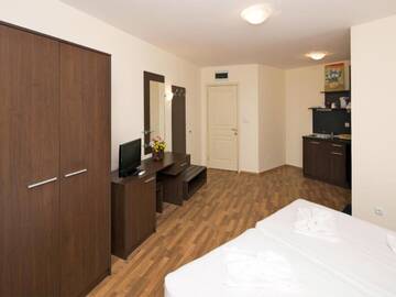 Фото номера Номер-студио с балконом Отель Hotel Golden Ina г. Солнечный Берег 3