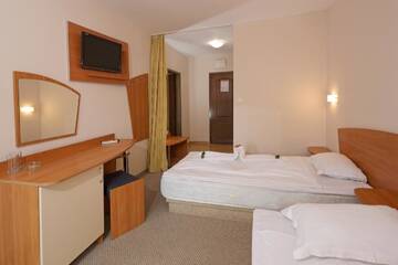 Фото номера Четырехместный номер Отель Paloma Hotel г. Солнечный Берег 3