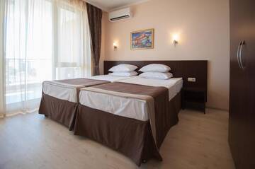 Фото номера Суперлюкс с 2 спальнями (для 5 взрослых) Отель Rome Palace Deluxe - All Inclusive г. Солнечный Берег 3