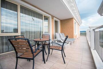 Фото номера Суперлюкс с 2 спальнями (для 5 взрослых) Отель Rome Palace Deluxe - All Inclusive г. Солнечный Берег 5