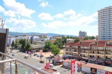 Фото номера Полулюкс с террасой (для 2 взрослых и 1 ребенка) Отель Coral City г. Солнечный Берег 35