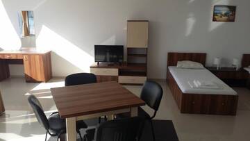 Фото номера Стандартный четырехместный номер Отель Coral City г. Солнечный Берег 4