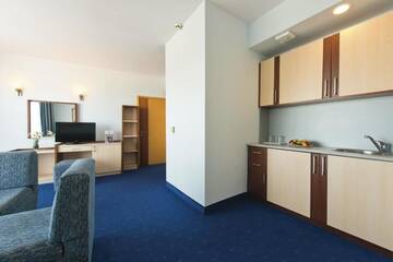 Фото номера Family Room (2 Adults + 2 Children 0-12 years) Отель RIU Helios - All Inclusive г. Солнечный Берег 4