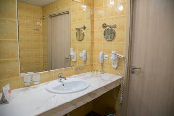 Фото номера Family Room (2 Adults + 2 Children 0-12 years) Отель RIU Helios - All Inclusive г. Солнечный Берег 13