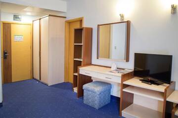 Фото номера Family Room (2 Adults + 2 Children 0-12 years) Отель RIU Helios - All Inclusive г. Солнечный Берег 10