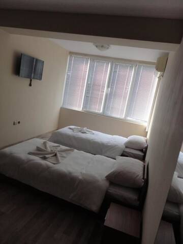 Фото номера Двухместный номер с 1 кроватью и балконом Гостевой дом Casa Luba Sunny beach г. Солнечный Берег 11