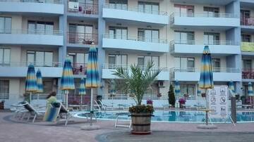 Фото номера Апартаменты с 2 спальнями Апарт-отели Central Plaza Apartment г. Солнечный Берег 52