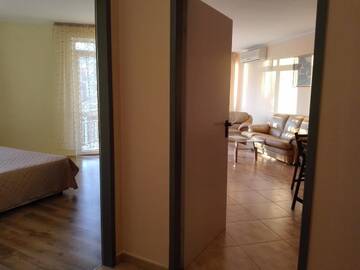 Фото номера Апартаменты с 2 спальнями Апарт-отели Central Plaza Apartment г. Солнечный Берег 7