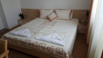 Фото номера Апартаменты Делюкс Отель Kiparisite Hotel г. Солнечный Берег 7