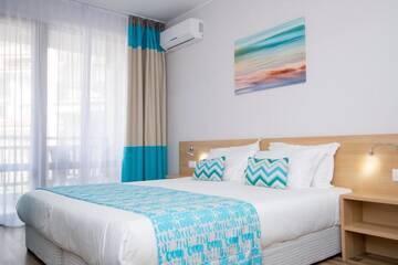 Фото номера Двухместный номер с балконом (для 2 взрослых) Курортные отели Nevis Resort &amp; Aqua Park - All Inclusive г. Солнечный Берег 3