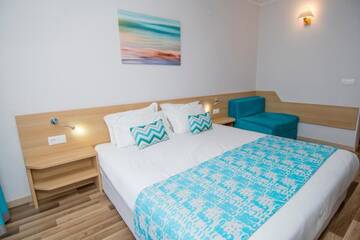 Фото номера Двухместный номер с балконом (для 2 взрослых) Курортные отели Nevis Resort &amp; Aqua Park - All Inclusive г. Солнечный Берег 2