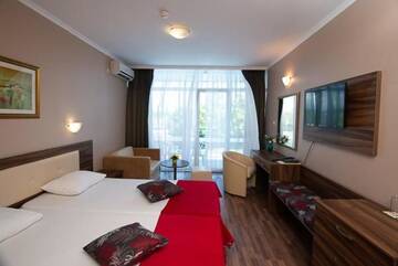 Фото номера Двухместный номер с 1 кроватью и балконом Отель Regata Palace - All Inclusive г. Солнечный Берег 6