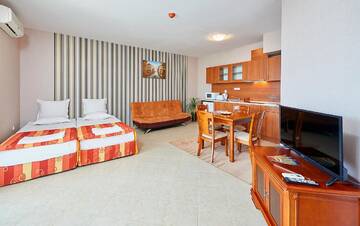 Фото номера One-Bedroom Apartment with Sofa Bed (3adults + 1 child) Отель Karolina Hotel г. Солнечный Берег 4