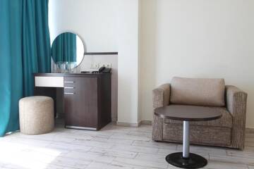 Фото номера Одноместный номер с балконом Отель Smartline Meridian Hotel г. Солнечный Берег 2