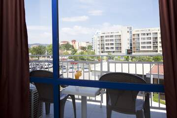 Фото номера Двухместный номер с 2 отдельными кроватями и балконом Отель Bohemi Hotel - All Inclusive г. Солнечный Берег 7