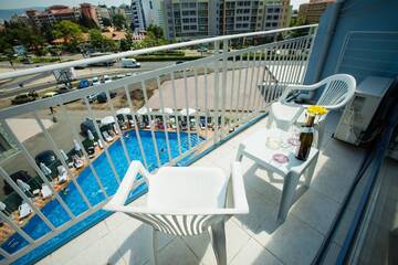 Фото номера Двухместный номер с 2 отдельными кроватями и балконом Отель Bohemi Hotel - All Inclusive г. Солнечный Берег 8