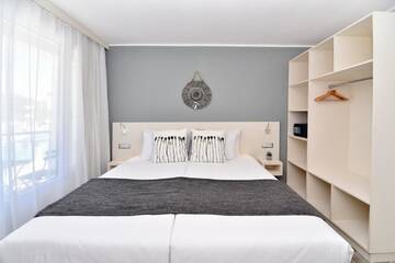 Фото номера Семейный суперлюкс (на 2 взрослых + 2 детей) Отель iHotel Sunny Beach г. Солнечный Берег 3