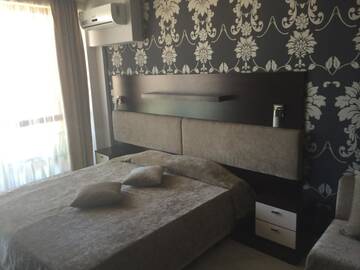 Фото номера Апартаменты с видом на парк Апарт-отели Briz Beach Apartments г. Солнечный Берег 2