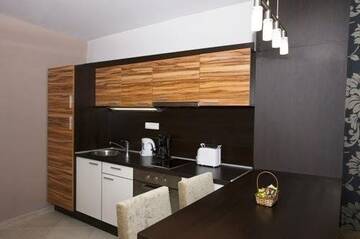 Фото номера Апартаменты с видом на парк Апарт-отели Briz Beach Apartments г. Солнечный Берег 6
