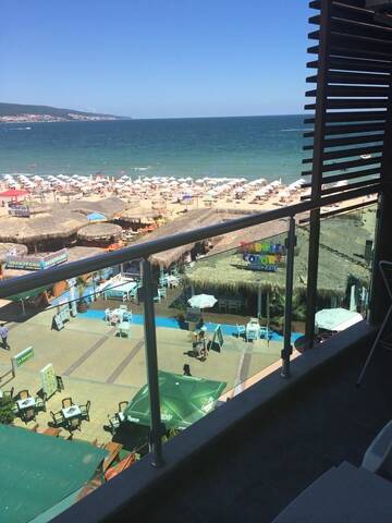 Фото номера Апартаменты с видом на море Апарт-отели Briz Beach Apartments г. Солнечный Берег 2