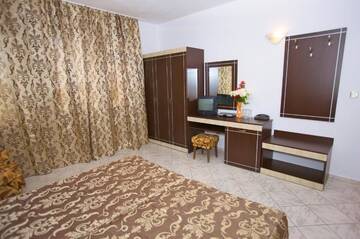 Фото номера Двухместный номер с 1 кроватью и балконом Отель Hotel Zora г. Солнечный Берег 16
