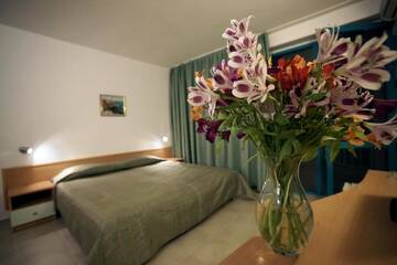Фото номера Двухуровневый люкс с балконом Отель Sirena Hotel г. Солнечный Берег 4