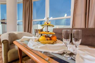 Фото номера Полулюкс с видом на море (для 2 взрослых и 2 детей) Отель Fiesta M Hotel - All Inclusive г. Солнечный Берег 4