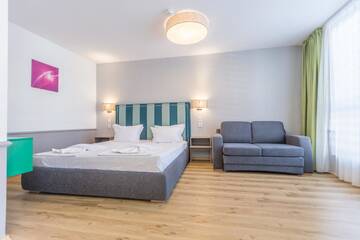Фото номера Улучшенный двухместный номер с 1 кроватью и балконом Отель Boulevard Boutique Hotel г. Солнечный Берег 10