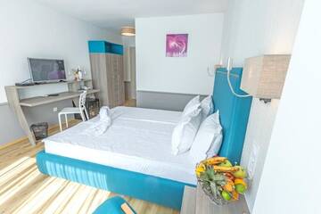 Фото номера Двухместный номер с 1 кроватью и балконом Отель Boulevard Boutique Hotel г. Солнечный Берег 9