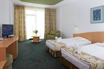 Фото номера Двухместный номер с 2 отдельными кроватями и балконом Отель Mena Palace Hotel - Все включено г. Солнечный Берег 8