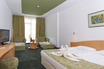 Фото номера Полулюкс с балконом (2 взрослых + 2 детей) Отель Mena Palace Hotel - Все включено г. Солнечный Берег 4