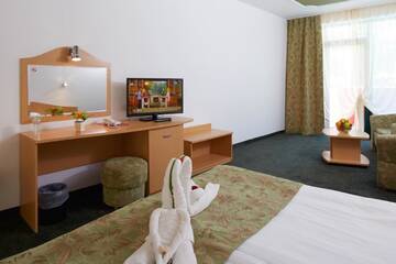 Фото номера Полулюкс с балконом (2 взрослых + 2 детей) Отель Mena Palace Hotel - Все включено г. Солнечный Берег 6