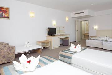 Фото номера Полулюкс с балконом (4 взрослых) Отель Mena Palace Hotel - Все включено г. Солнечный Берег 5