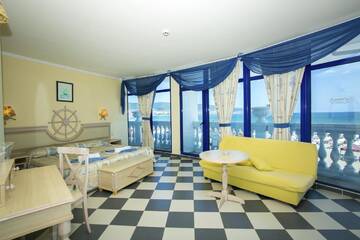 Фото номера Номер-студио «Чайка» с видом на море (для 3 взрослых) Отель Chaika Beach Resort г. Солнечный Берег 2