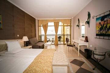 Фото номера Двухместный номер с 1 кроватью и балконом, вид на море Отель Imperial Palace Hotel г. Солнечный Берег 3