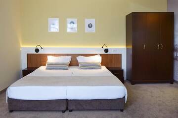 Фото номера Люкс с балконом (для 2 взрослых) Отель Hotel Nobel - Beach Access г. Солнечный Берег 5