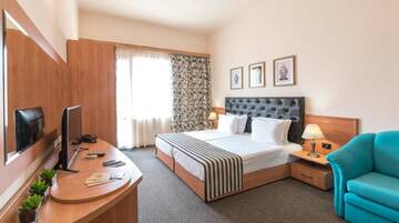 Фото номера Номер-студио с балконом (2 взрослых + 2 детей) Отель Hotel Lotus г. Солнечный Берег 9
