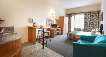 Фото номера Номер-студио с балконом (2 взрослых + 2 детей) Отель Hotel Lotus г. Солнечный Берег 10